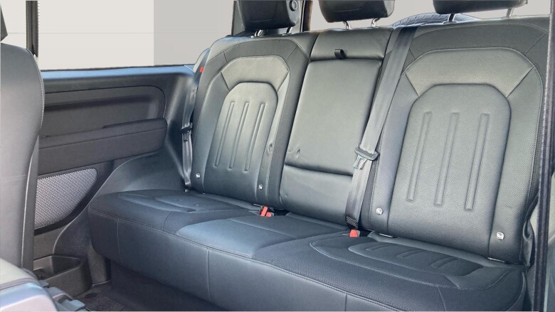 Land Rover Defender 3.0 D250 X-Dynamic S 90 3dr Auto Diesel Estate